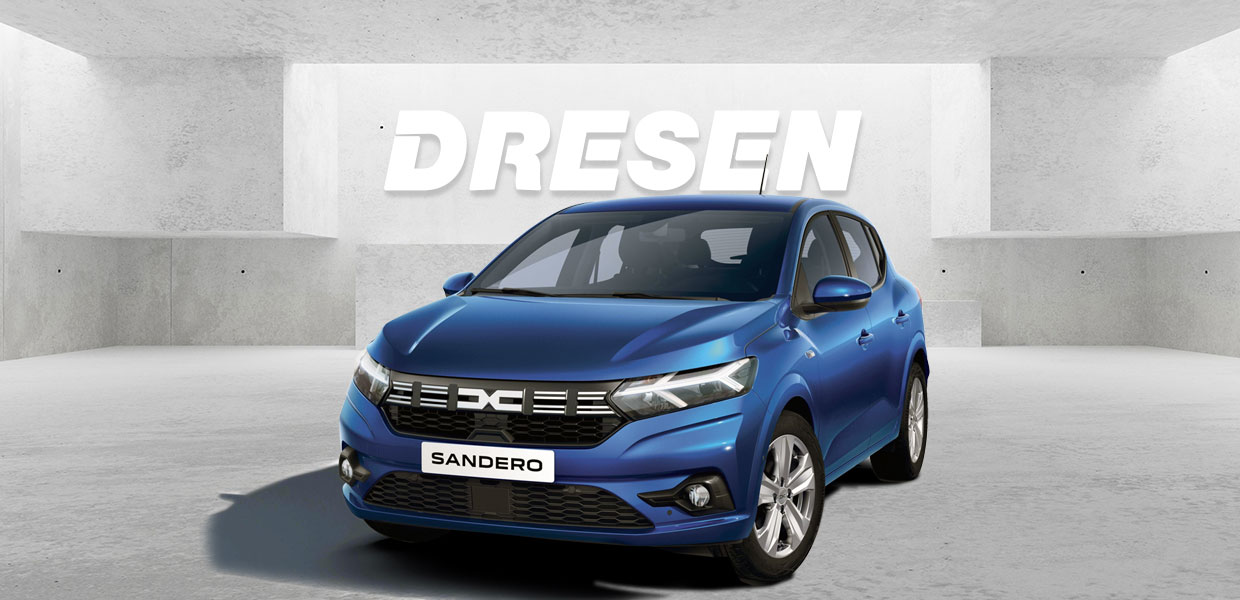 Blauer Dacia Sandero vor Betonwand mit großem ‚DRESEN‘-Schriftzug darüber.