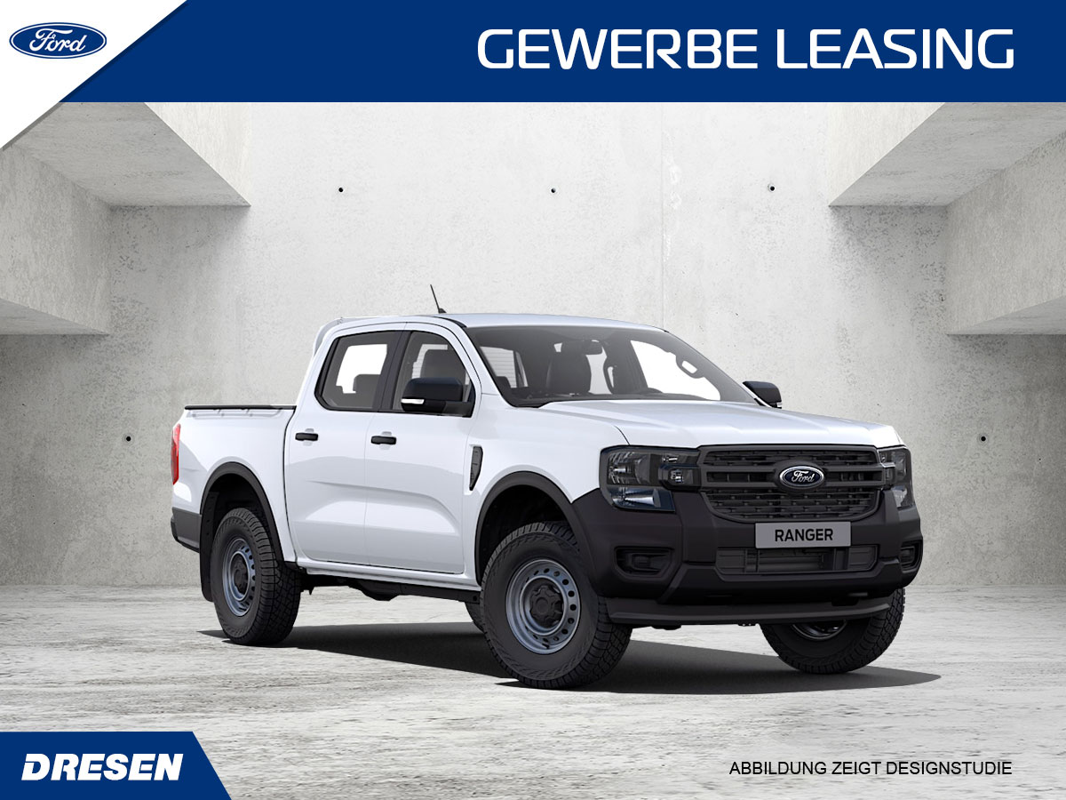 Weißer Ford Ranger vor Betonwand Hintergrund. Vorschau Gewerbeleasingangebot