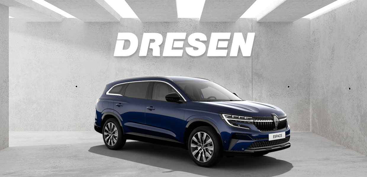 Blauer Renault Espace vor Betonwand mit großem ‚DRESEN‘-Schriftzug darüber.