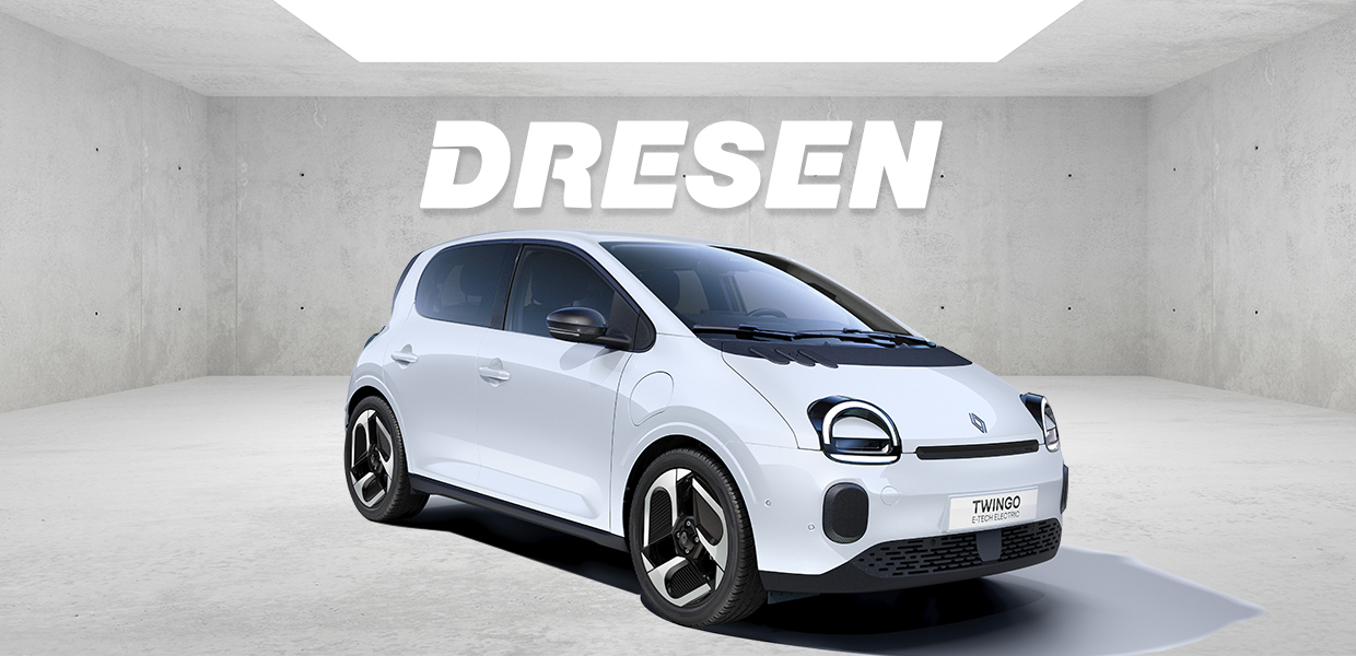 weißer Renault Twingo vor Betonwand