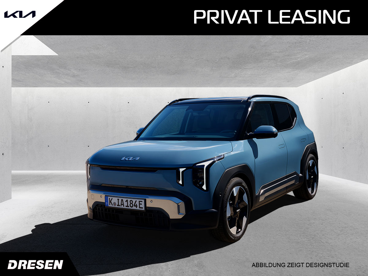 Kia EV2 hellblau vor Dresen und Kia Logo