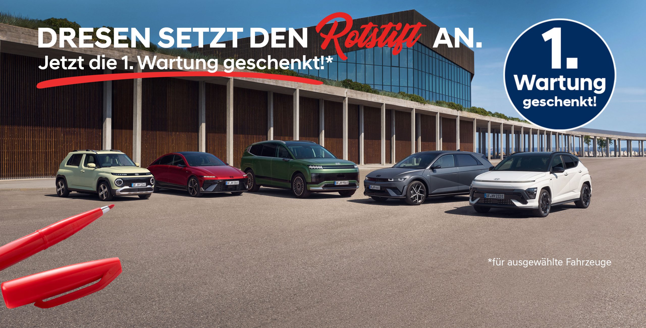 Hyundai Range vor Gebäude und Roststift